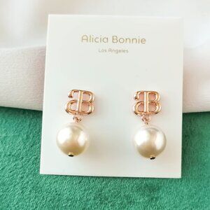 New Alicia Bonnie Rose Gold Earrings - Devotion White Pearl